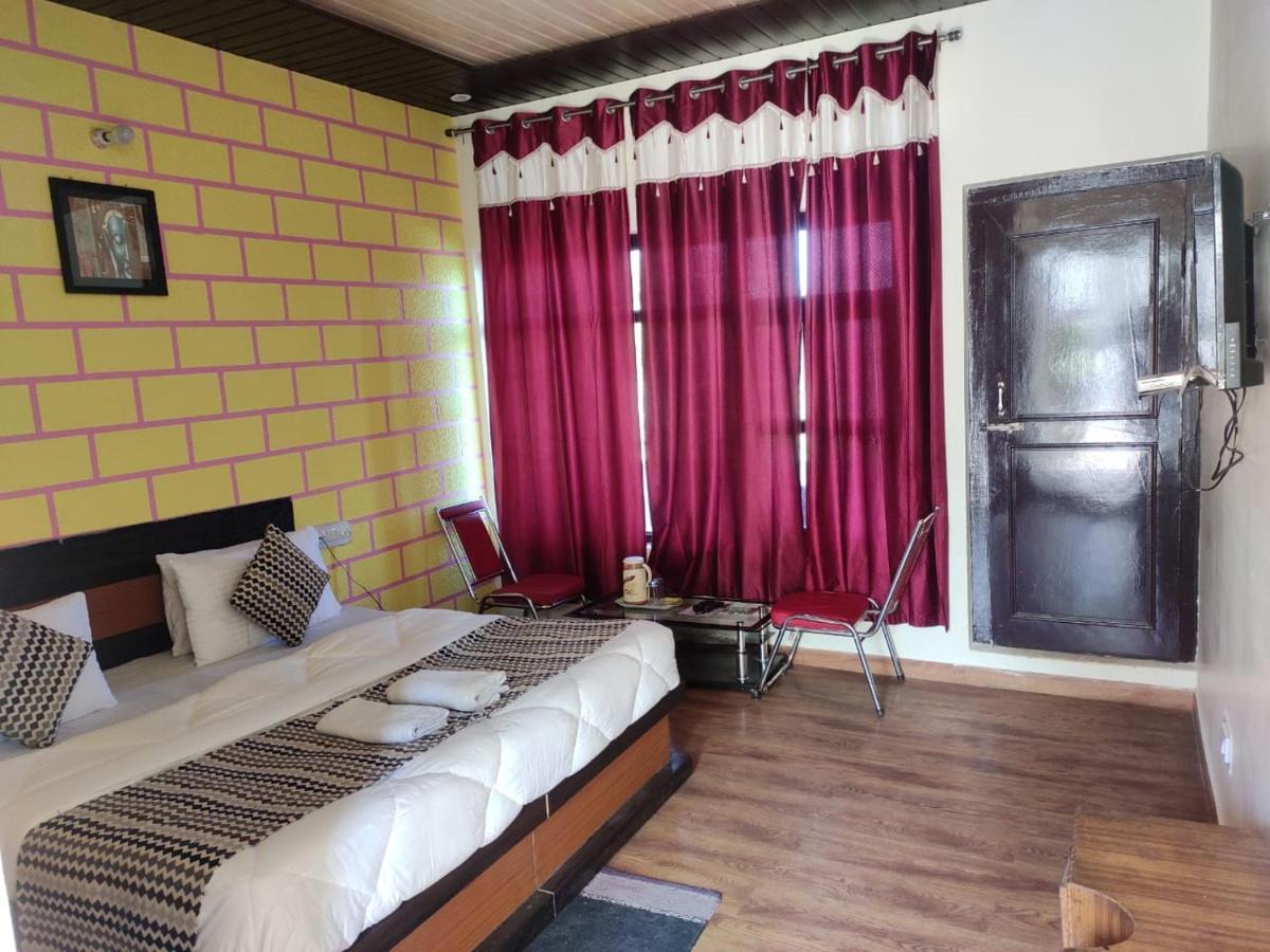 Hotel Deepraj, Каусані Екстер'єр фото