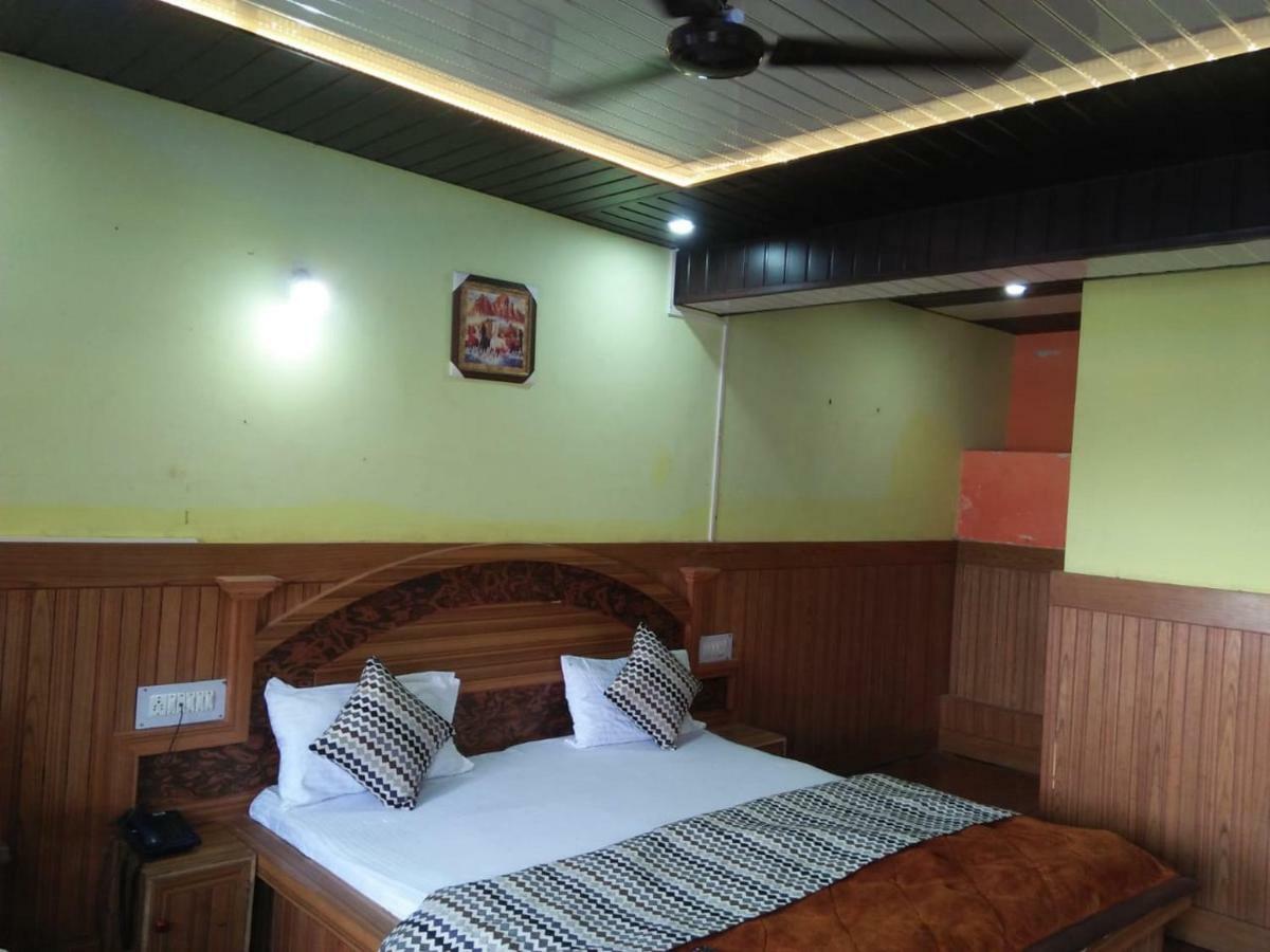 Hotel Deepraj, Каусані Екстер'єр фото