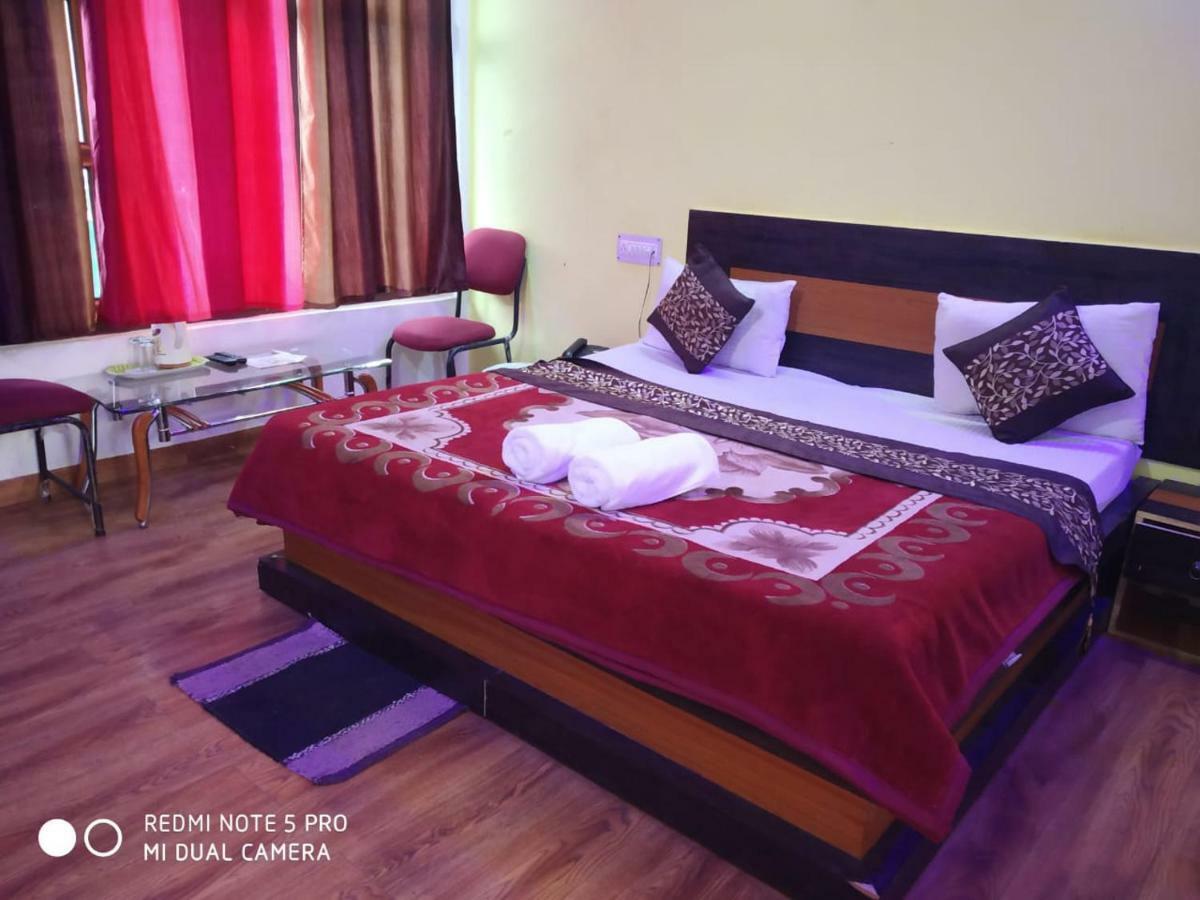 Hotel Deepraj, Каусані Екстер'єр фото